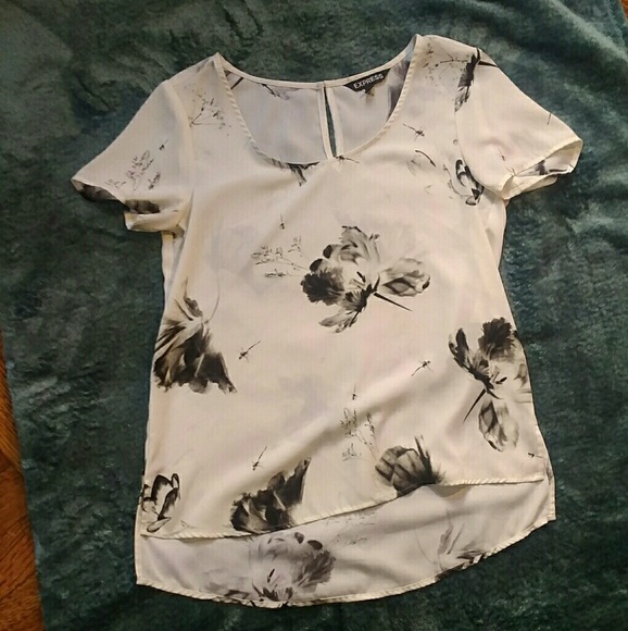 Express Dragonfly Flower Blouse - Picture 1 of 5